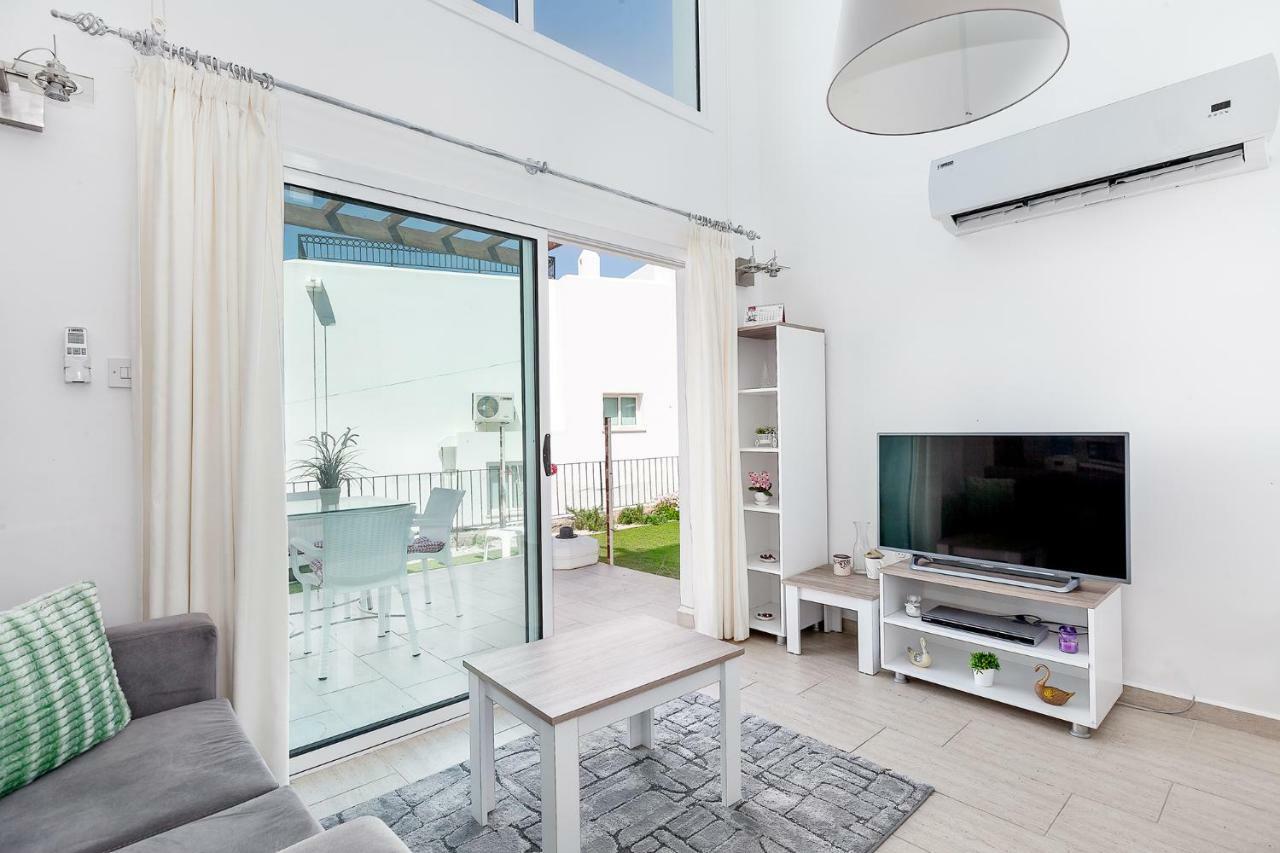 Seaview Selvi Village Apt Vasilia Екстериор снимка